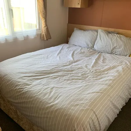 8 Birth Caravan Marine Holiday Park Rhyl Exterior photo